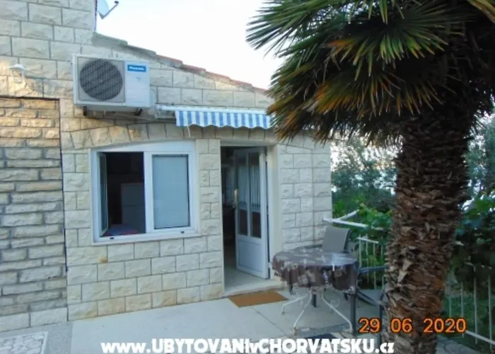 Two-bedroom Appartement Trogir